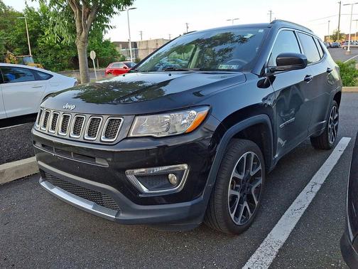Diamond Black Crystal Pearlcoat 2018 Jeep Compass Limited