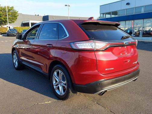 Photo 4 of 32 of 2018 Ford Edge Titanium