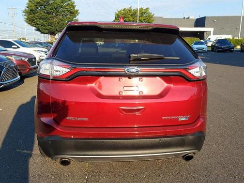 Photo 5 of 32 of 2018 Ford Edge Titanium