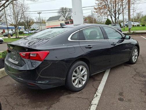 Mosaic Black Metallic 2024 Chevrolet Malibu FWD 1LT