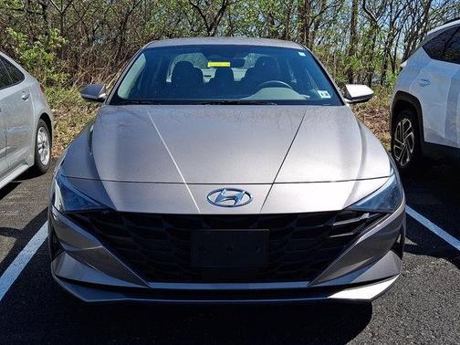 Fluid Metal 2023 Hyundai ELANTRA SEL