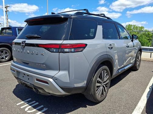 Solid Gray/Super Black 2022 Nissan Pathfinder Platinum 4WD