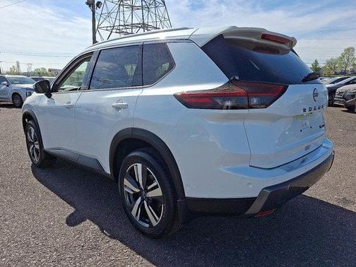 2025 Nissan Rogue SL