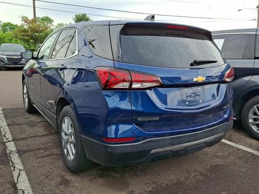 Blue Glow Metallic 2023 Chevrolet Equinox 1LT