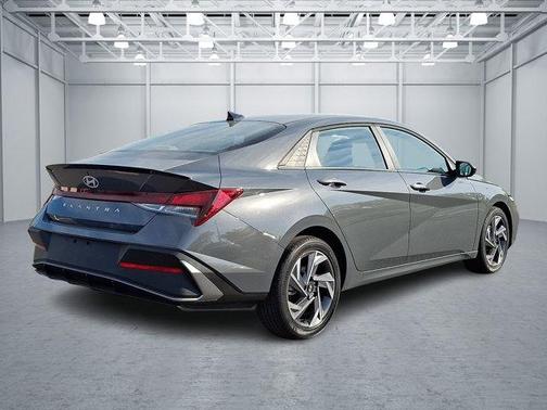 Ecotronic Gray 2025 Hyundai ELANTRA Sport
