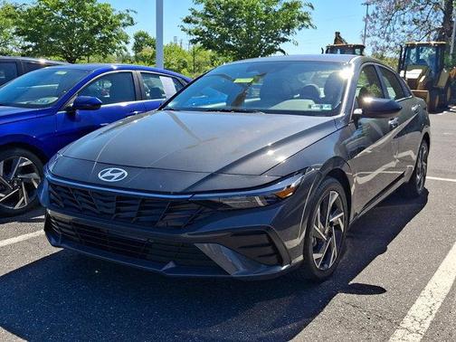 Ecotronic Gray 2025 Hyundai ELANTRA Sport