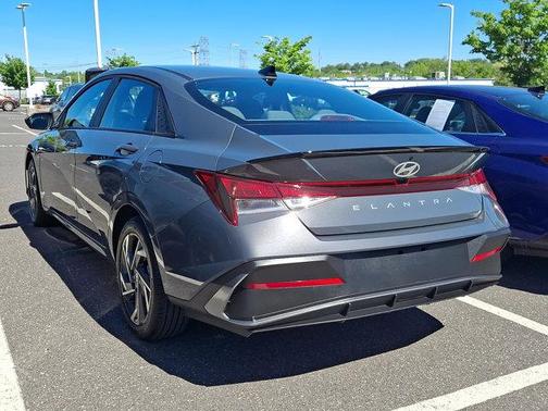 Ecotronic Gray 2025 Hyundai ELANTRA Sport
