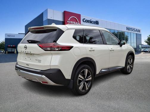Pearl White Tricoat 2023 Nissan Rogue Platinum