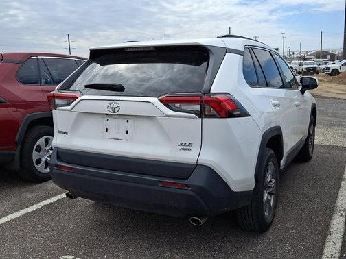 Ice Cap 2023 Toyota RAV4 XLE