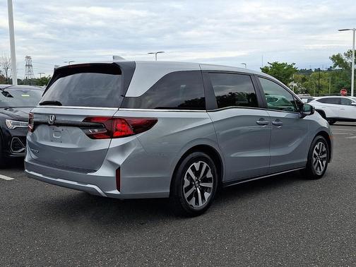 Solar Silver Metallic 2026 Honda Odyssey EX-L