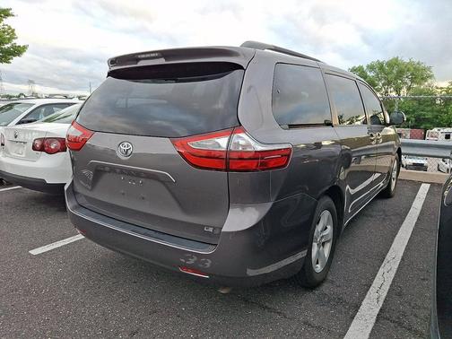 Predawn Gray Mica 2016 Toyota Sienna LE
