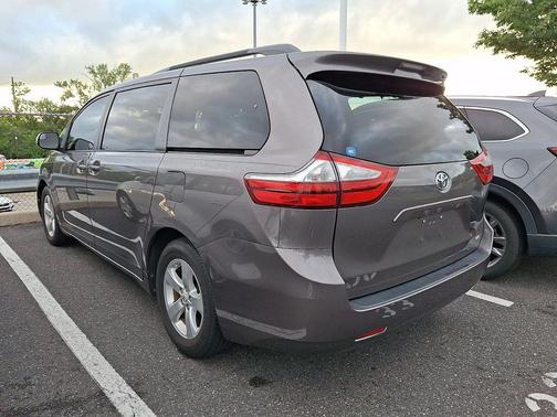 Predawn Gray Mica 2016 Toyota Sienna LE