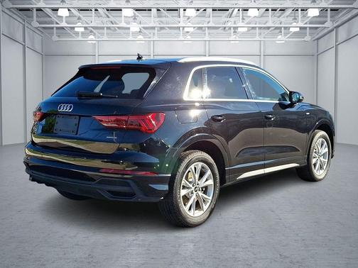 Mythos Black Metallic 2025 Audi Q3 Premium 45 TFSI S line quattro Tiptronic