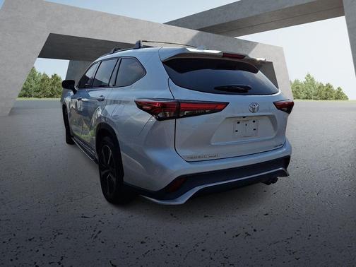 Wind Chill Pearl 2022 Toyota Highlander XSE