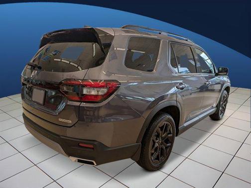 2025 Honda Pilot Touring 8-Passenger