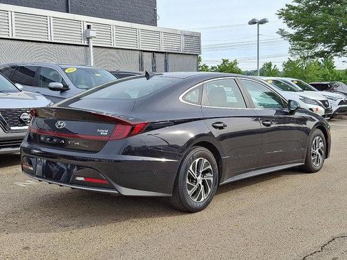 2023 Hyundai SONATA Hybrid Base