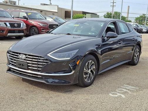 2023 Hyundai SONATA Hybrid Base