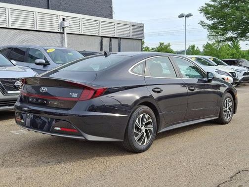 2023 Hyundai SONATA Hybrid Base
