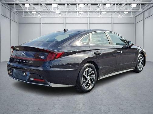 2023 Hyundai SONATA Hybrid Base