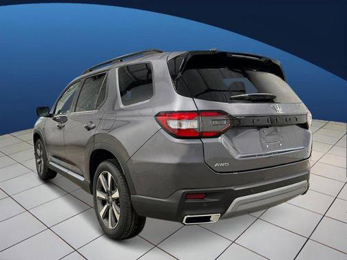 2025 Honda Pilot Touring 8-Passenger
