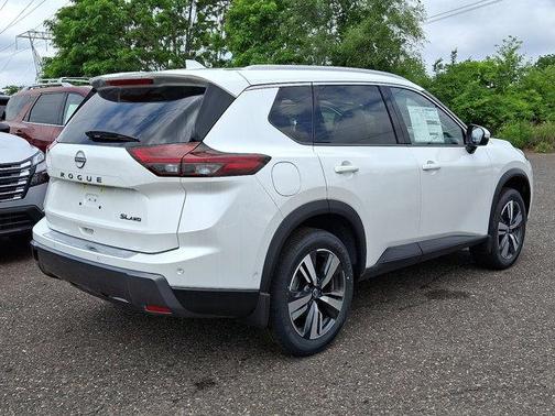 2025 Nissan Rogue SL