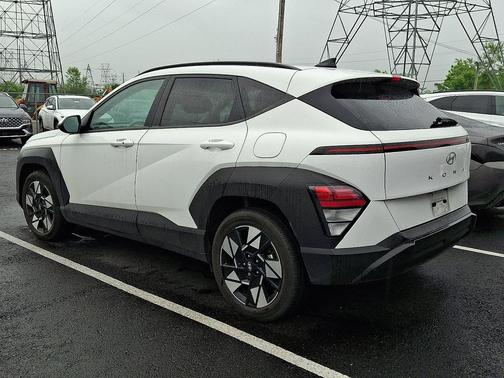 Atlas White 2024 Hyundai KONA SEL