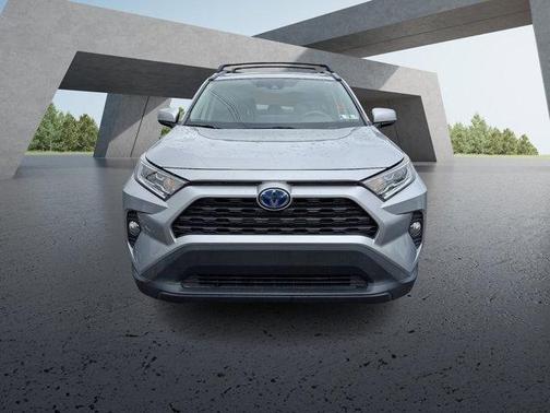 Super White 2019 Toyota RAV4 Hybrid XLE