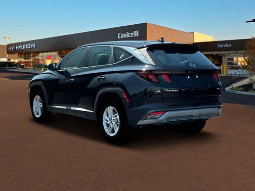 2025 Hyundai TUCSON SE