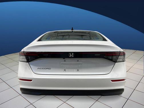 Platinum White Pearl 2026 Honda Accord SE