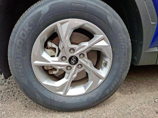 2022 Hyundai TUCSON SE