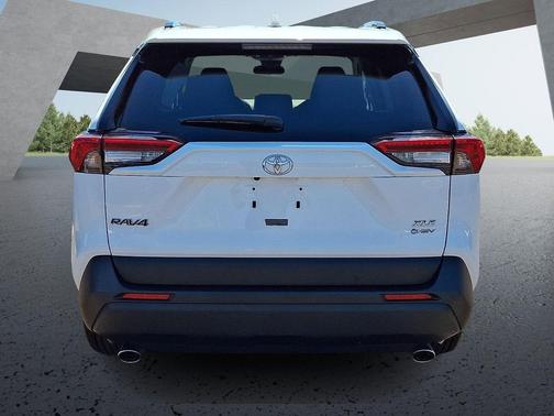 Ice Cap 2025 Toyota RAV4 Hybrid XLE