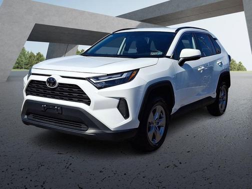 Ice Cap 2025 Toyota RAV4 Hybrid XLE