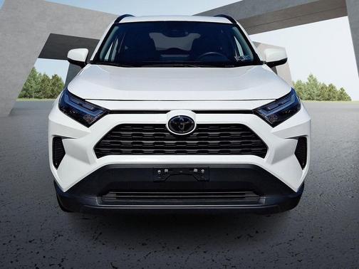 Ice Cap 2025 Toyota RAV4 Hybrid XLE
