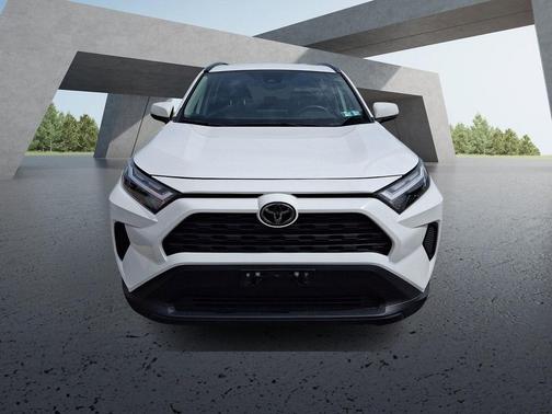 Ice Cap 2025 Toyota RAV4 Hybrid XLE