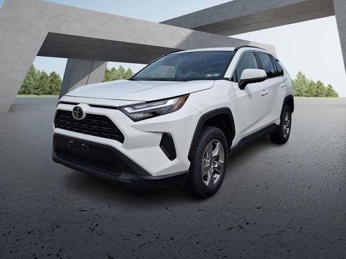 Ice Cap 2025 Toyota RAV4 Hybrid XLE