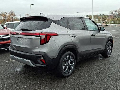 Steel Gray 2024 Kia Seltos LX