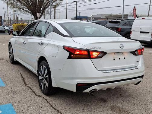 2022 Nissan Altima 2.5 SV