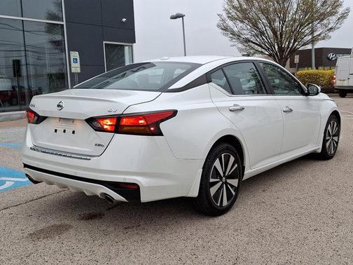 2022 Nissan Altima 2.5 SV