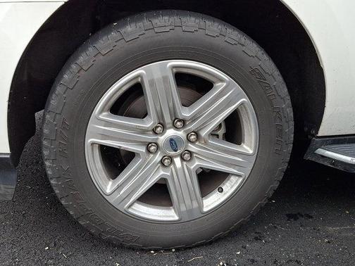 Star White Metallic Tri-Coat 2020 Ford Expedition Max XLT