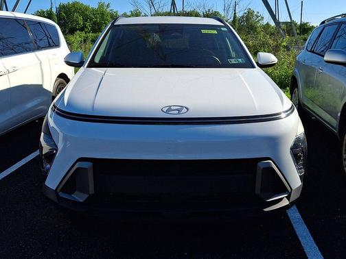 Atlas White 2024 Hyundai KONA SEL