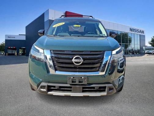2023 Nissan Pathfinder SL 4WD
