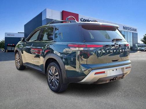 2023 Nissan Pathfinder SL 4WD