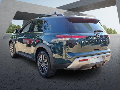 2023 Nissan Pathfinder SL 4WD