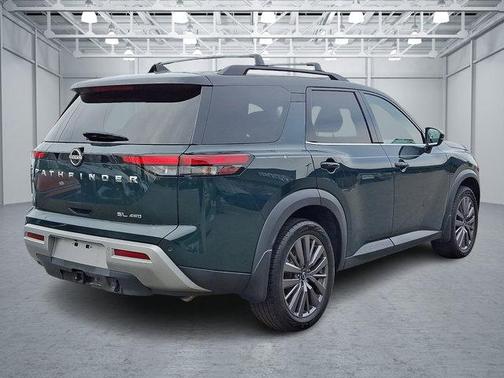 2023 Nissan Pathfinder SL 4WD