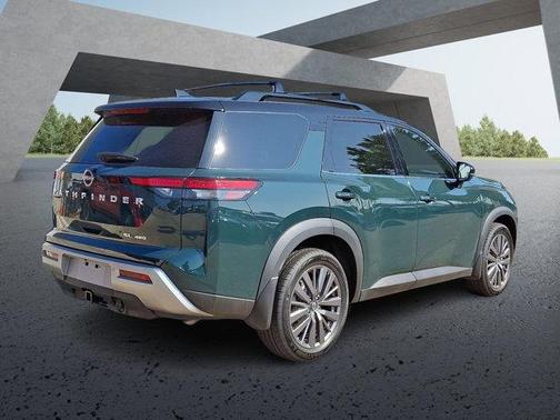 2023 Nissan Pathfinder SL 4WD