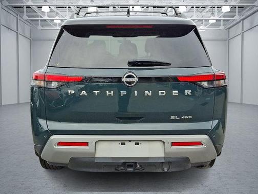 2023 Nissan Pathfinder SL 4WD