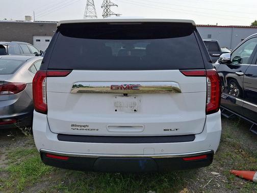Summit White 2023 GMC Yukon SLT