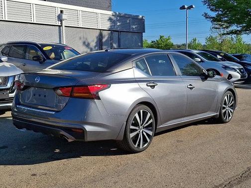 2022 Nissan Altima SR VC-Turbo FWD