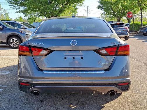 2022 Nissan Altima SR VC-Turbo FWD