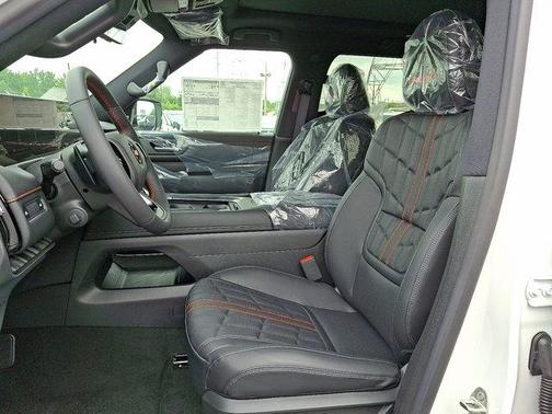 2025 Nissan Armada PRO-4X 4WD